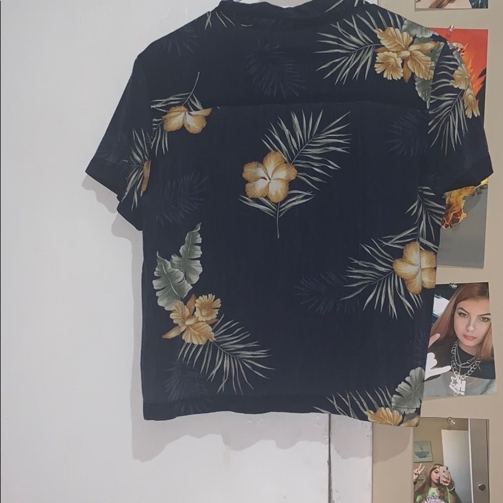 button up - Picture 5 of 5